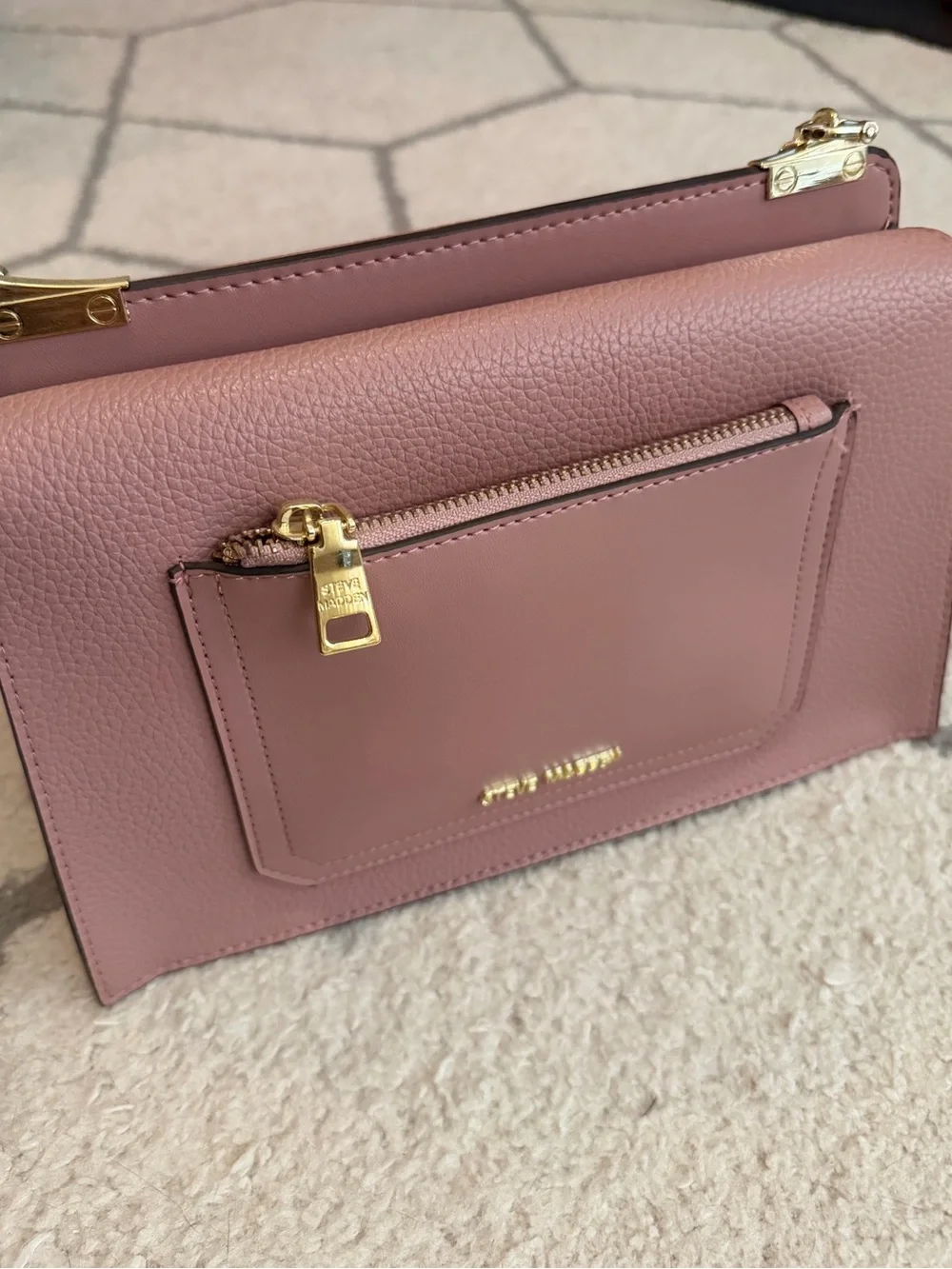 LIKE NEW Steve Madden Mauve Pink Crossbody with Gold Hardware